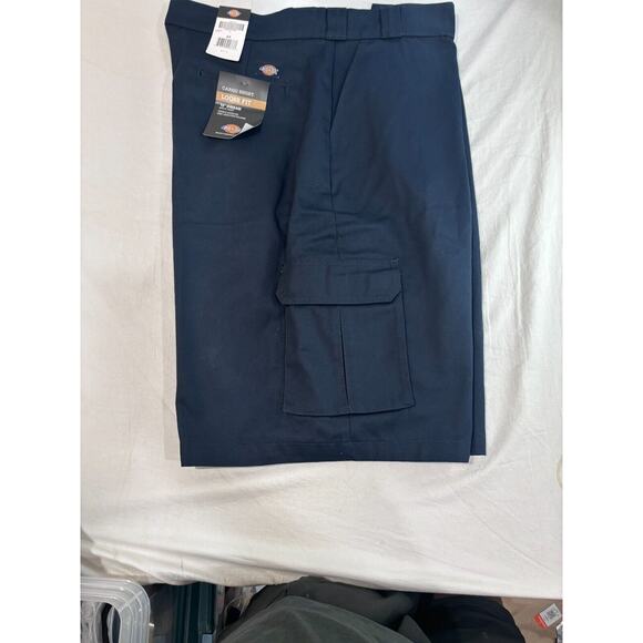 Dickies Cargo Shorts Mens 44W 13" Inseam Loose Fit Pockets Workwear NWT - Picture 5 of 8